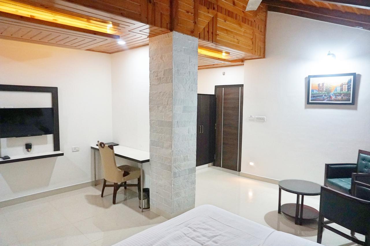 Ess & Bee Resorts دارامشالا المظهر الخارجي الصورة